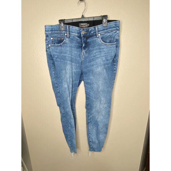 Torrid Womens Bombshell Skinny Jeans 18S Premium Stretch‎ Denim Frayed Hem - Picture 2 of 8